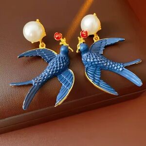 Classic Pearl Swallow Earrings